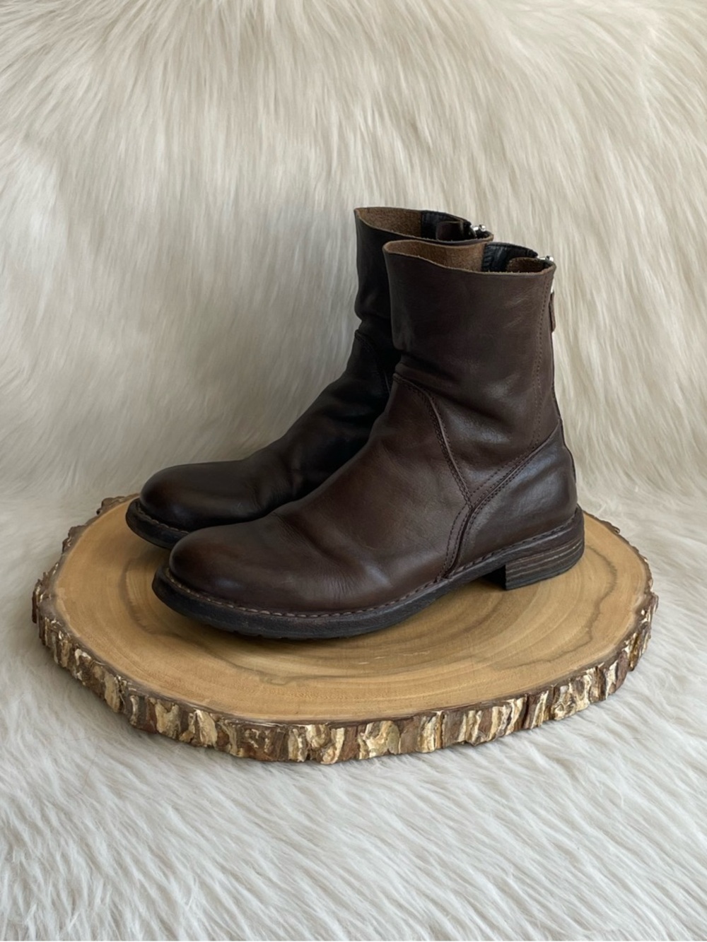 LIKE NEW Moma Italian leather back zip ankle boots